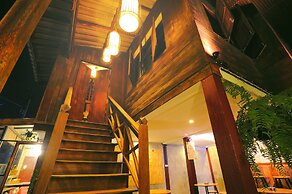 Manon Hostel
