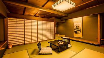 Ooedo Onsen Monogatari Premium Kaga Maruya