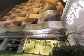 Major Hotel