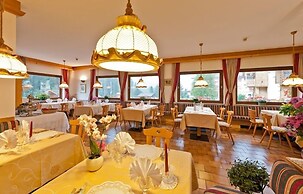 Hotel Cesa Edelweiss