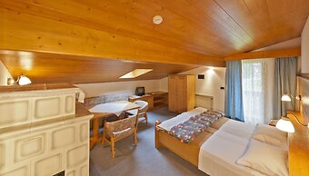 Hotel Cesa Edelweiss