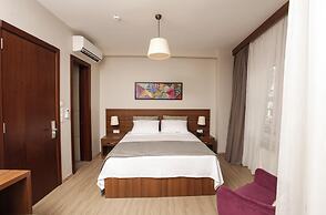 Cordis Hotel