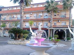 Hotel Happy Days