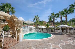 Hotel Happy Days