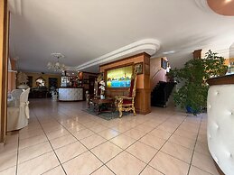 Hotel Happy Days