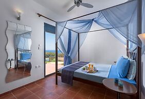 Cristelia Luxury Sea Front & Pool Villa