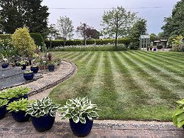 Orchard Side Bed and Breakfast