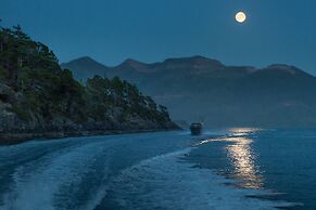 Nootka Island Lodge
