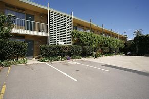 Mid City Motor Inn