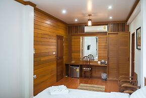 Tree Home Plus Home Stay