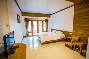 Tree Home Plus Home Stay
