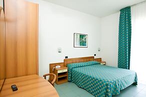 Hotel Thea