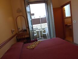 Hotel Thea