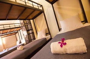 B52 Hostel