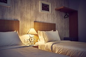 LightHouse Hotel & ShortStay