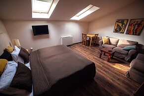 Lounge Apartments