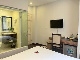 Golden Moon Suite Hotel