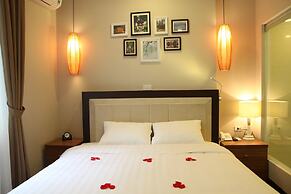Golden Moon Suite Hotel