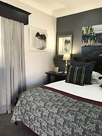 The Crown Guesthouse