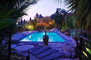Pine Tree Lodge