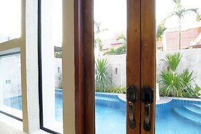 Tapae Gate Villa