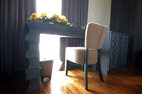 Tapae Gate Villa