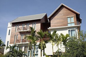 Tapae Gate Villa