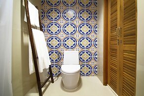Tapae Gate Villa