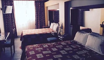 Hotel Mina