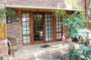 Aark Guest Lodge
