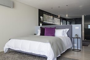CB-ONE Luxury Stay