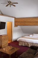 Northern Rockies Lodge