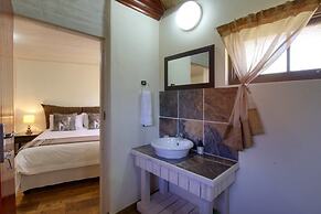 Monzi Safari Lodge