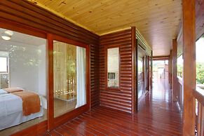 Monzi Safari Lodge