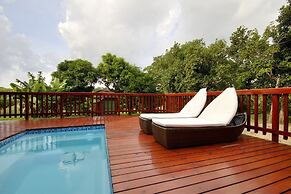 Monzi Safari Lodge