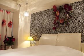 V Hotel - Adults Only