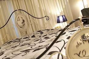 V Hotel - Adults Only