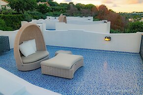Baia Delphis Resort