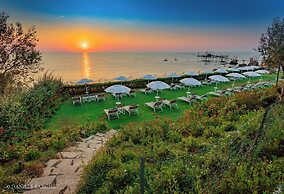 Baia Delphis Resort