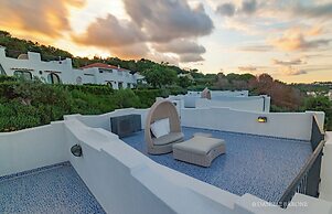 Baia Delphis Resort