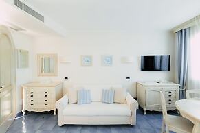 Baia Delphis Resort