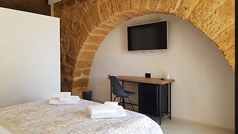 B&B Lekythos