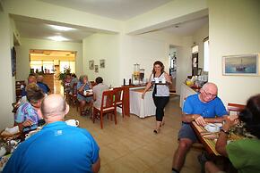 Denise Hotel