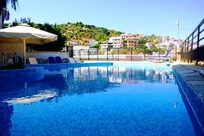 Denise Hotel