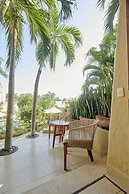 La Villa Luz Adults Only