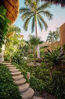 La Villa Luz Adults Only