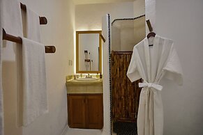 La Villa Luz Adults Only