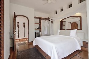 La Villa Luz Adults Only
