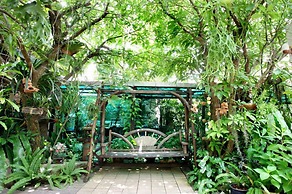 Baan Na Khon Hotel