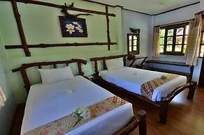 Alongkot Beach Resort Khanom